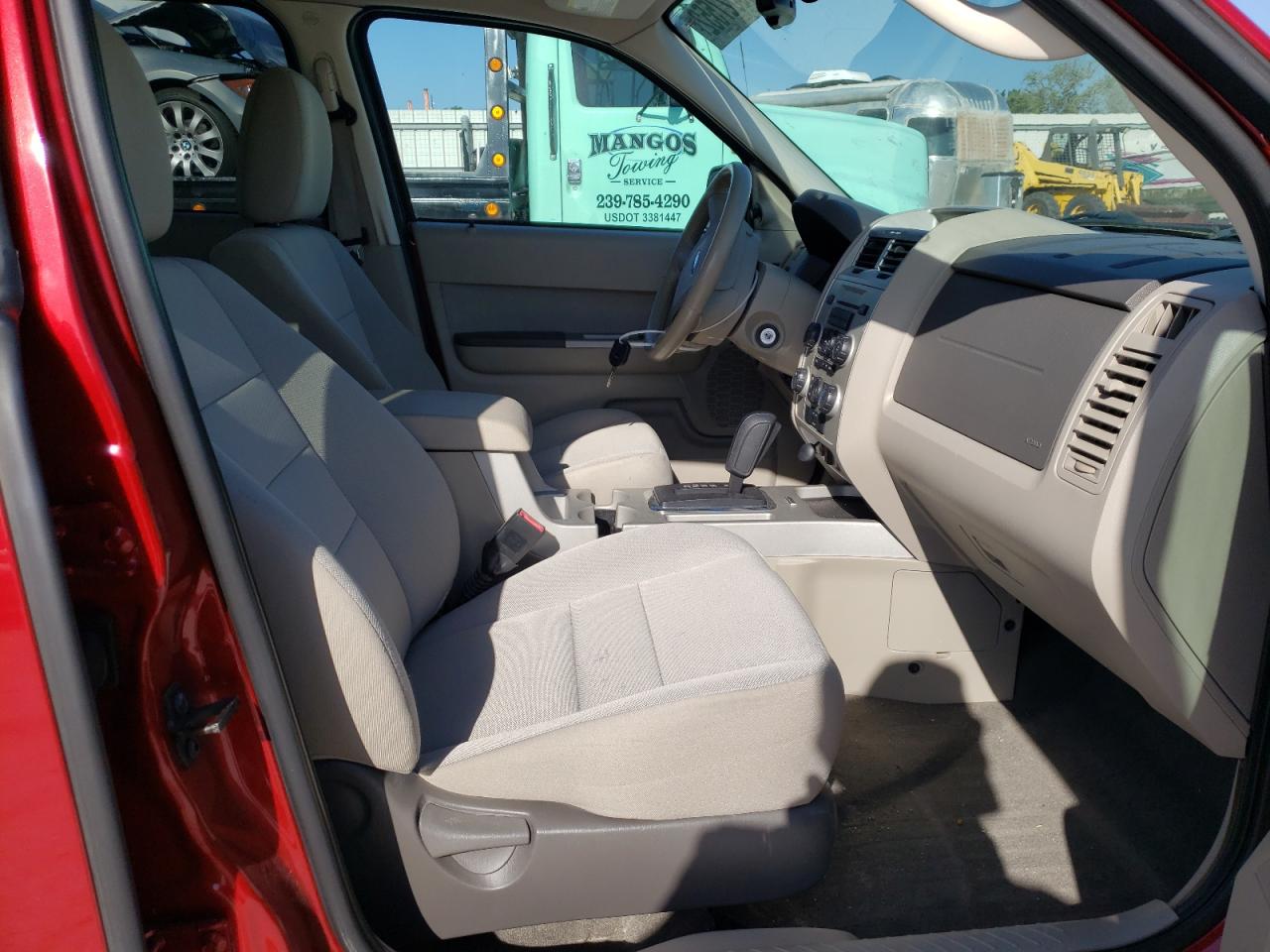 Photo 5 from auction – 2010 FORD ESCAPE XLT with VIN 1FMCU9DGXAKD23678
