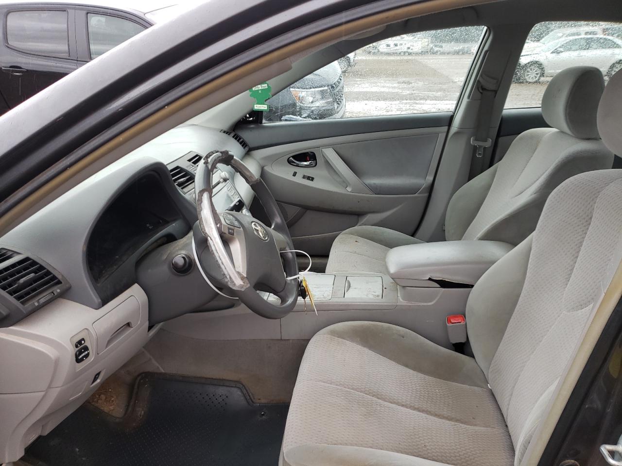 Photo 5 from auction – 2011 TOYOTA CAMRY BASE with VIN 4T1BF3EK4BU649164