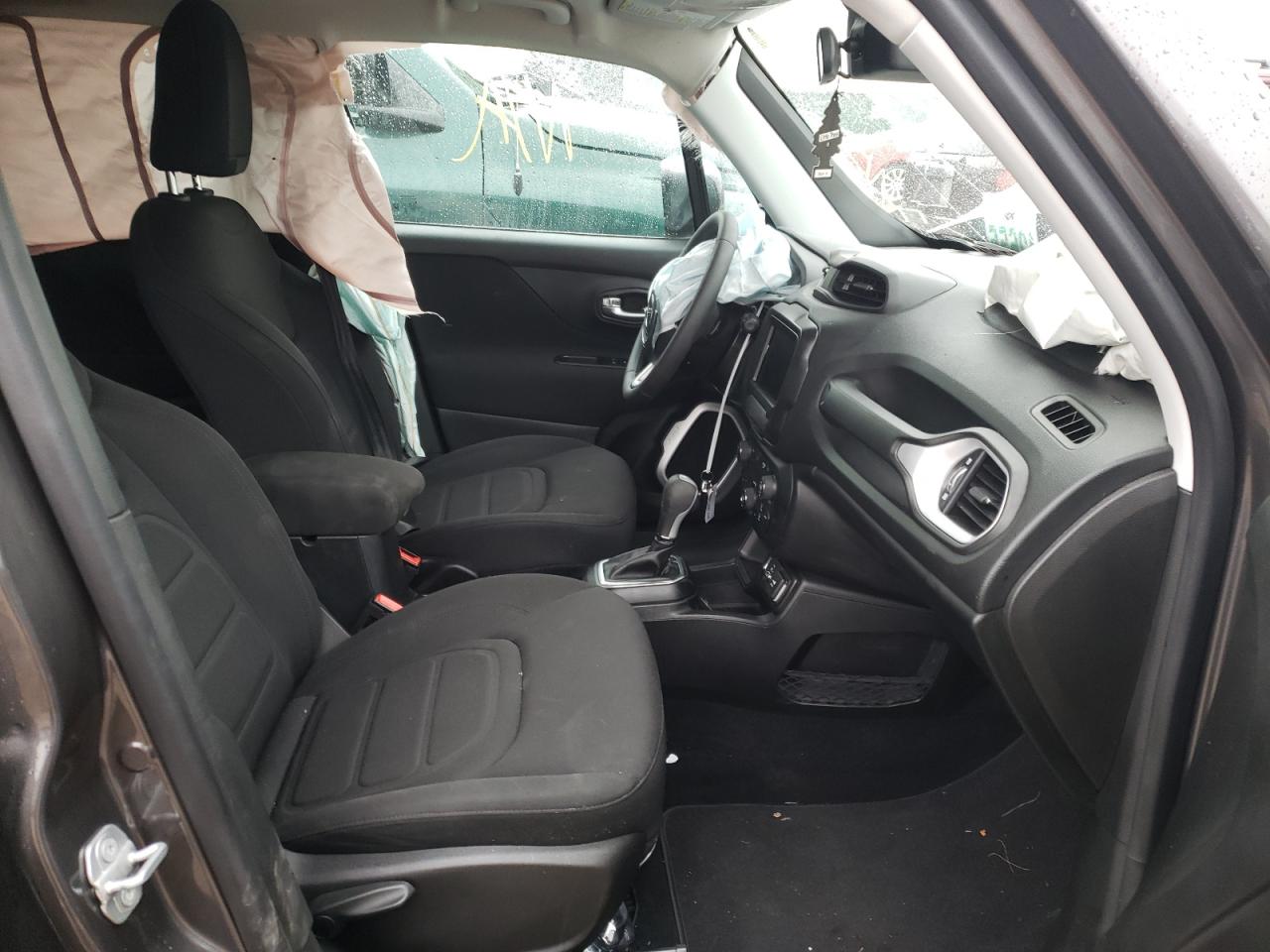 Photo 5 from auction – 2018 JEEP RENEGADE L with VIN ZACCJABB3JPH52981