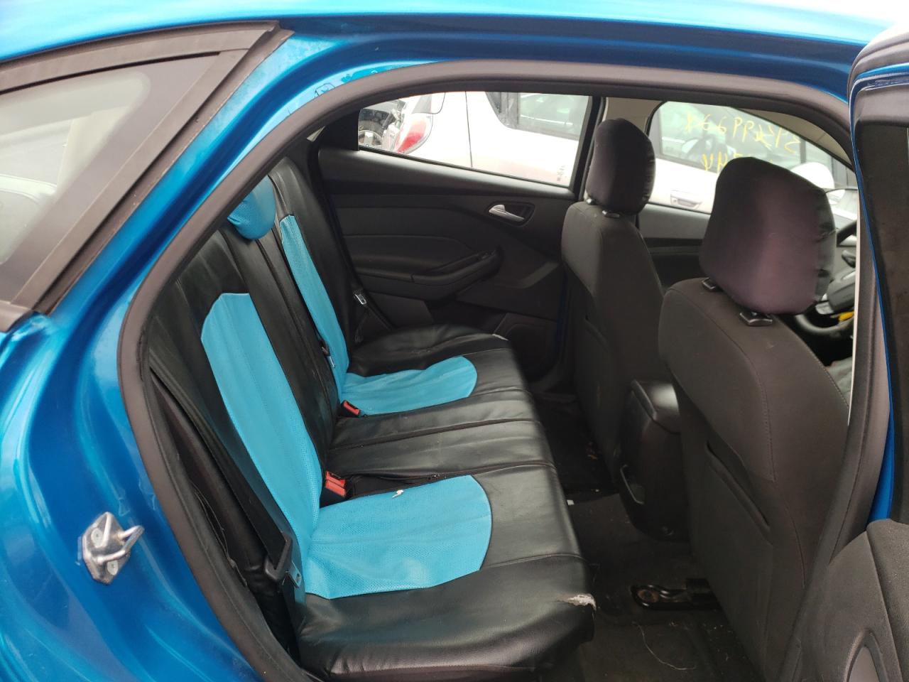 Photo 6 from auction – 2015 FORD FOCUS SE with VIN 1FADP3F28FL305962