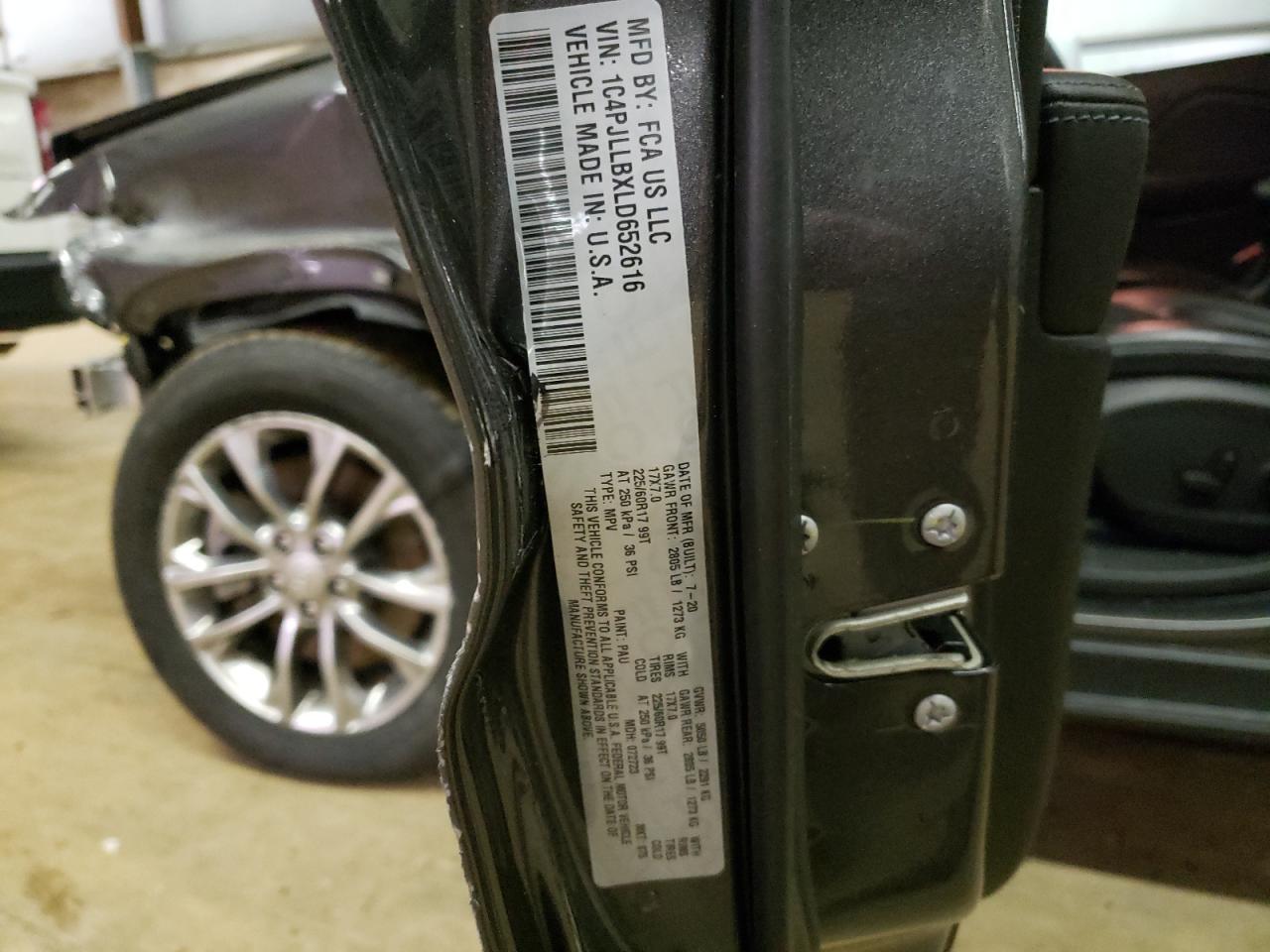 Photo 10 from auction – 2020 JEEP CHEROKEE L with VIN 1C4PJLLBXLD652616