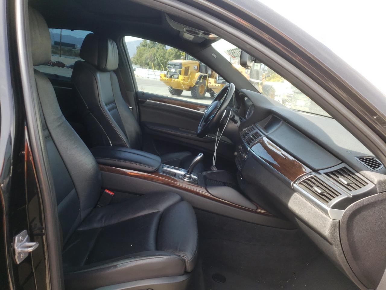 Photo 5 from auction – 2014 BMW X6 XDRIVE3 with VIN 5UXFG2C57E0C44925