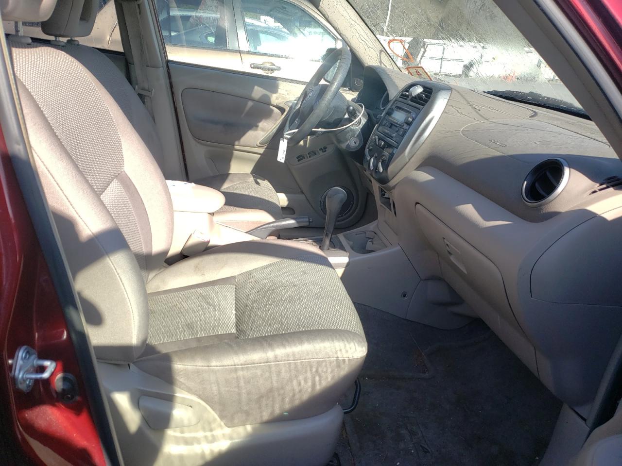 Photo 5 from auction – 2004 TOYOTA RAV4 with VIN JTEHD20V940002930