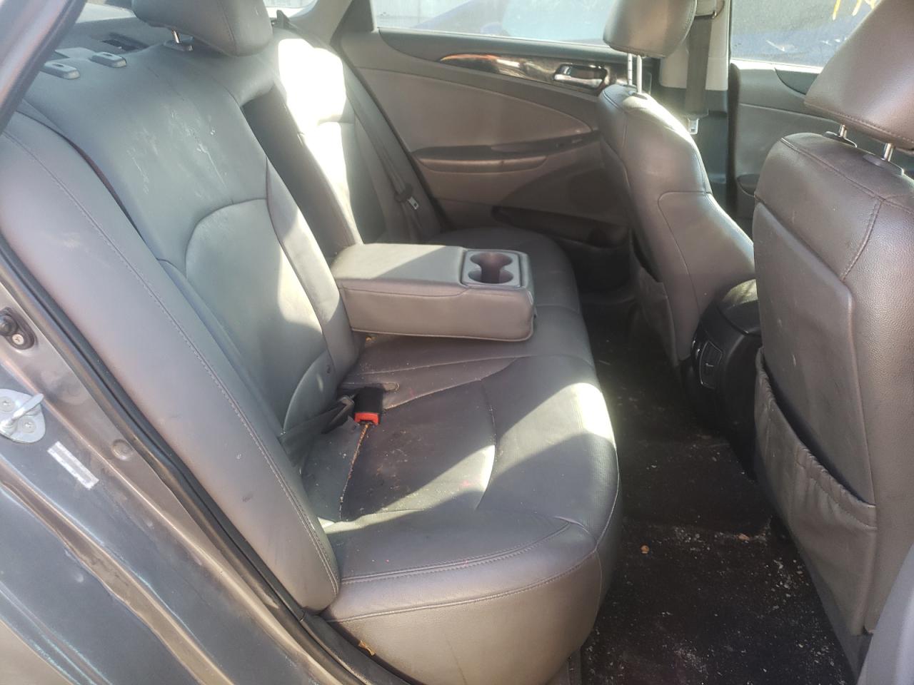 Photo 6 from auction – 2011 HYUNDAI SONATA SE with VIN 5NPEC4AC8BH029877