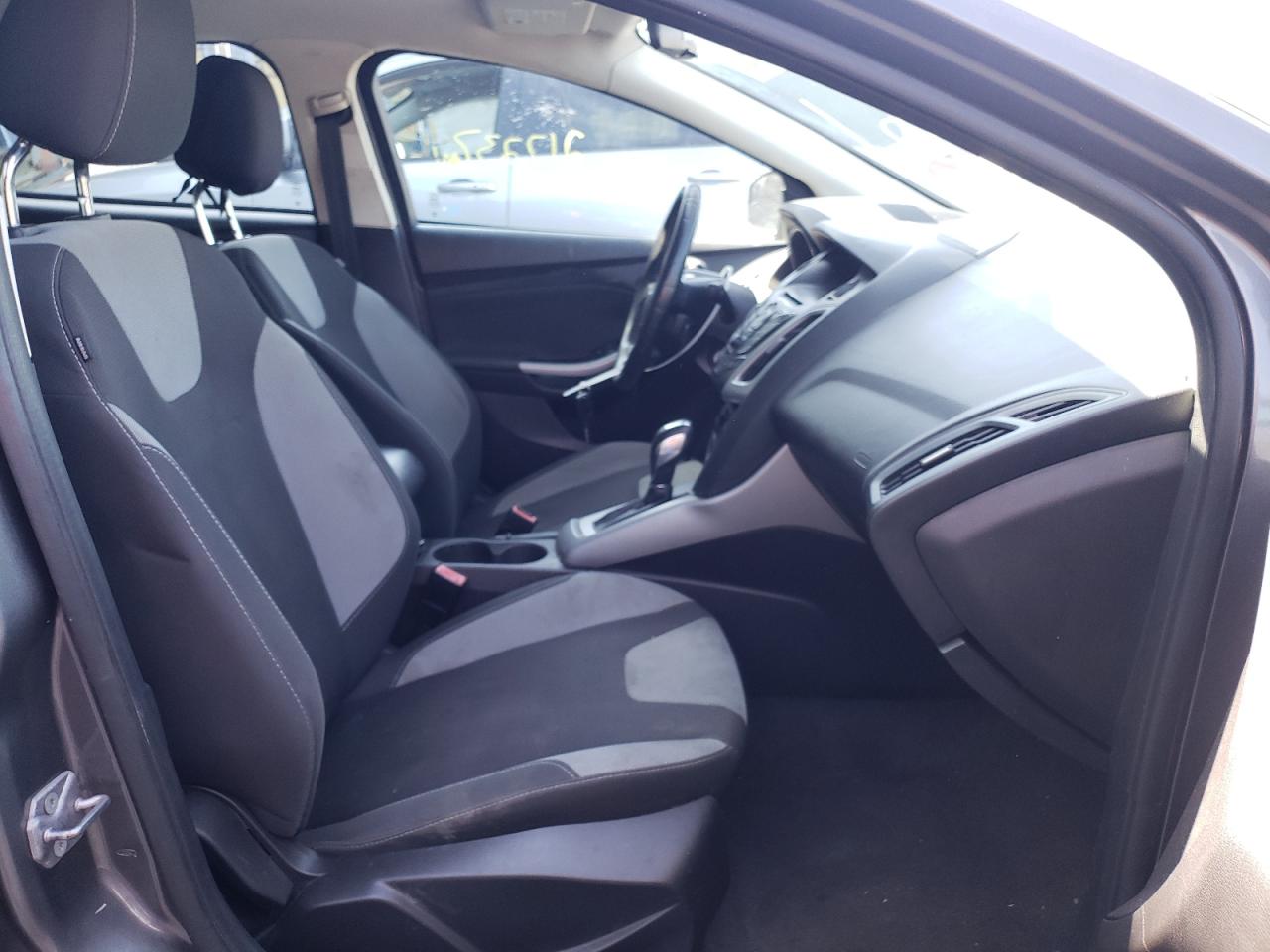 Photo 5 from auction – 2012 FORD FOCUS SE with VIN 1FAHP3F24CL188510