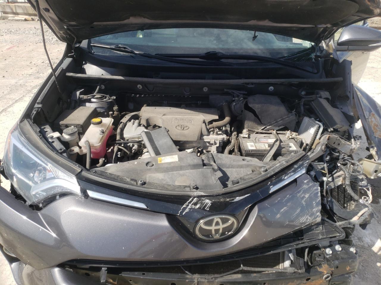 Photo 7 from auction – 2017 TOYOTA RAV4 XLE with VIN 2T3WFREV7HW317010