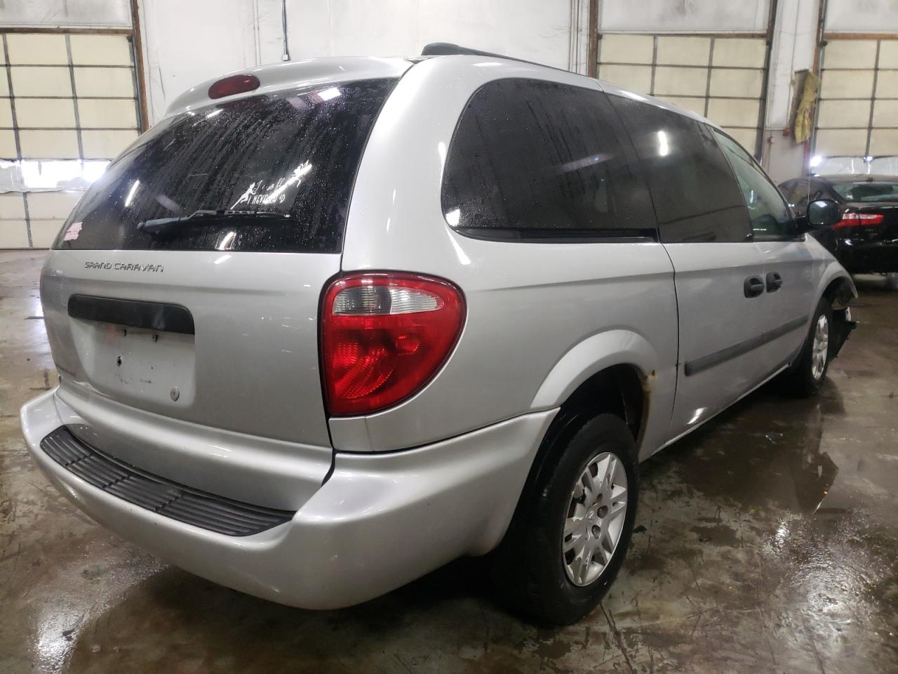 Photo 4 from auction – 2005 DODGE CARAVAN with VIN 1D4GP24R85B213548