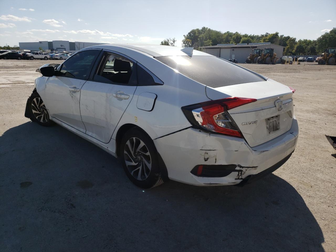 Photo 3 from auction – 2018 HONDA CIVIC EX with VIN 19XFC2F79JE014201