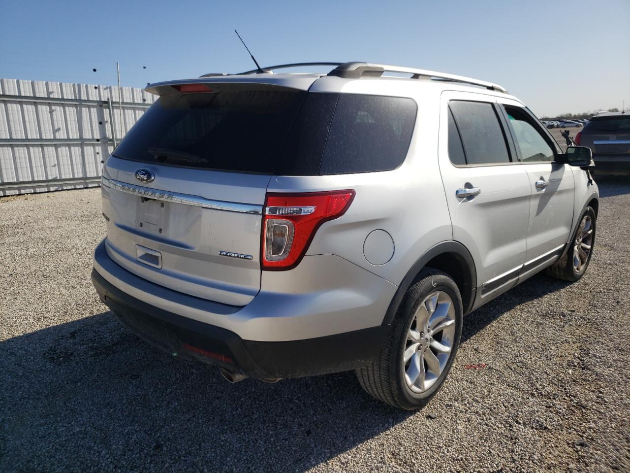 Foto 4 de la subasta – 2013 FORD EXPLORER L con VIN 1FM5K7F80DGA61458
