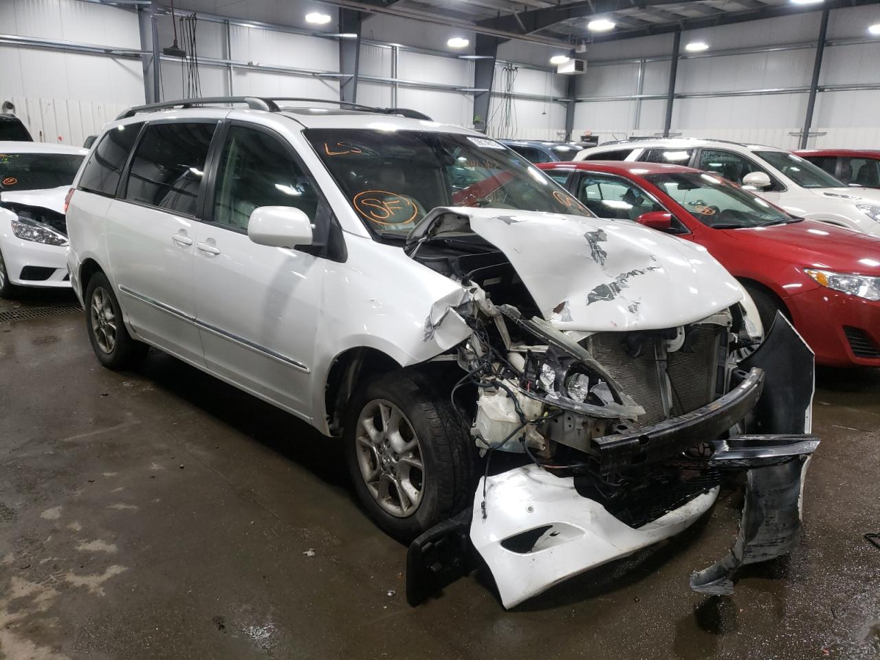 TOYOTA SIENNA XLE 2006 with VIN 5TDBA22C06S066207 - Photo from auction