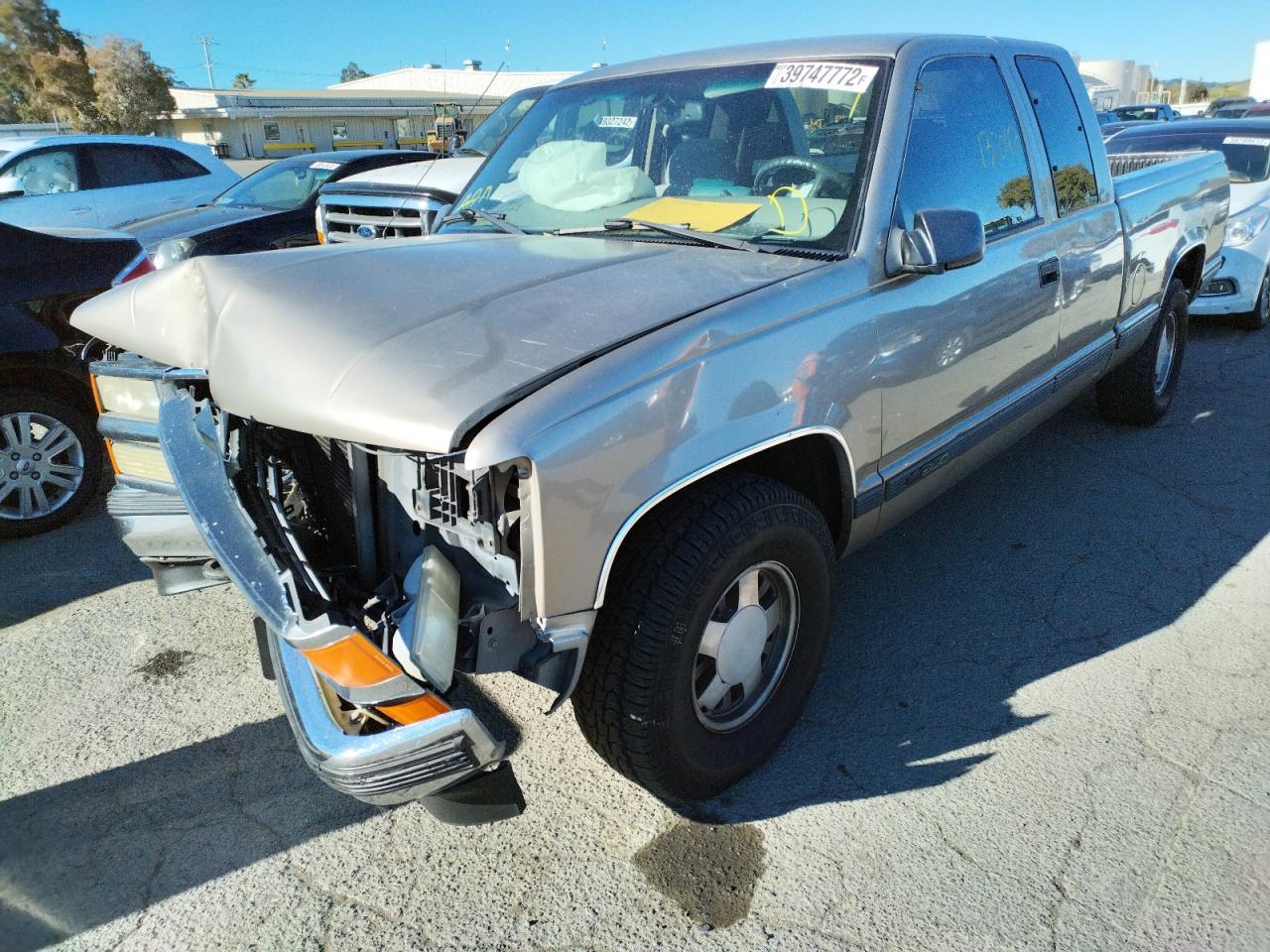 Photo 2 from auction – 1998 CHEVROLET GMT-400 C1 with VIN 1GCEC19M7WR157778