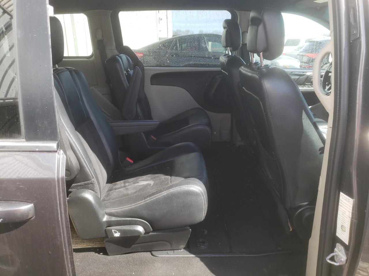 Photo 6 from auction – 2017 DODGE GRAND CARA with VIN 2C4RDGCG7HR617216