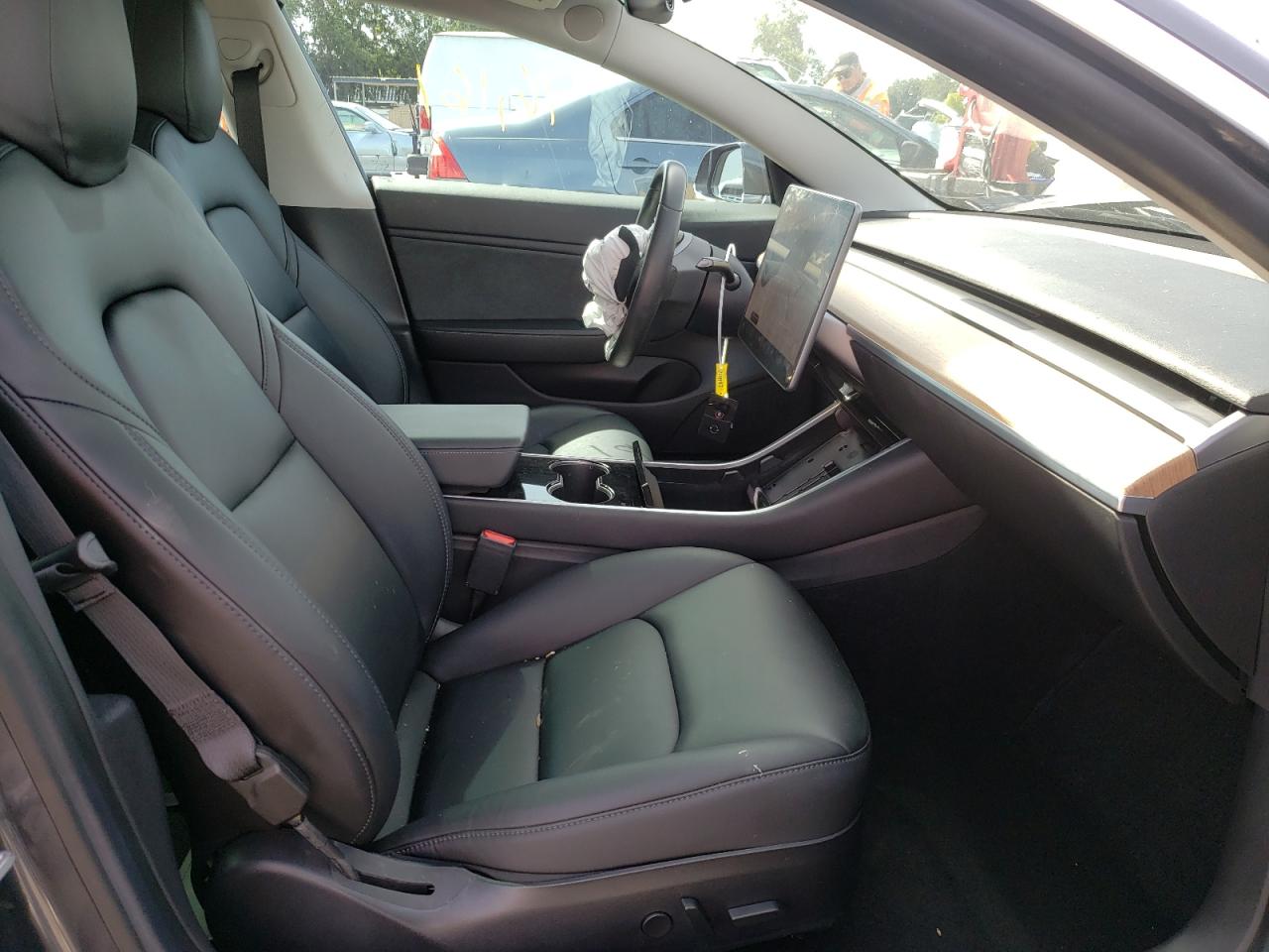 Photo 5 from auction – 2019 TESLA MODEL 3 with VIN 5YJ3E1EB6KF209942