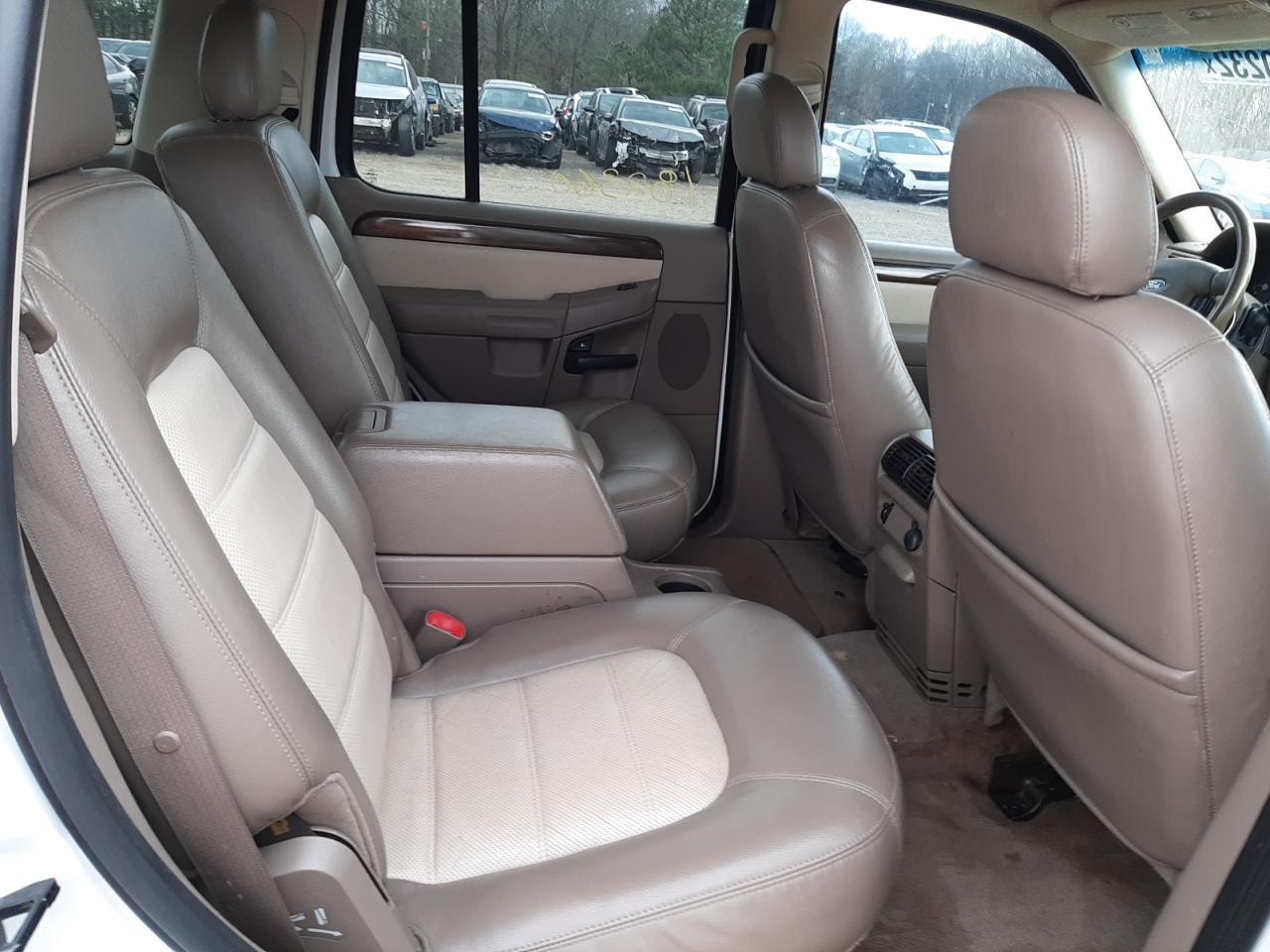 Photo 6 from auction – 2004 FORD EXPLORER E with VIN 1FMDU74W44ZA11318