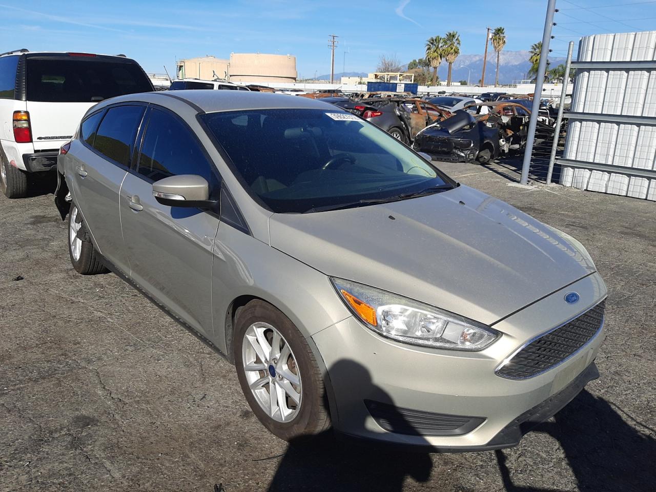 FORD FOCUS SE 2015 with VIN 1FADP3K25FL249016 - Photo from auction