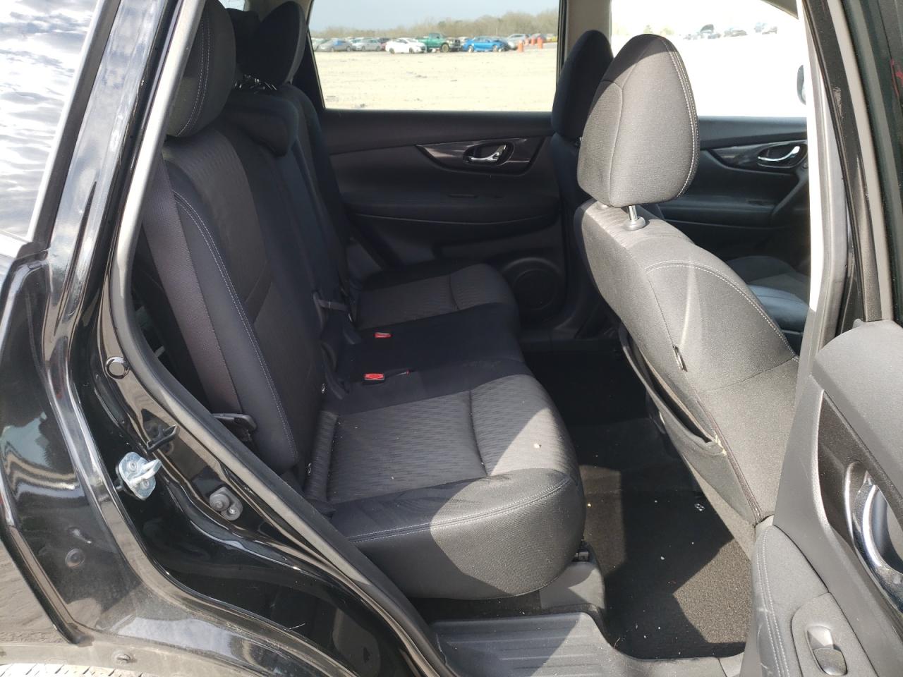 Photo 6 from auction – 2017 NISSAN ROGUE S with VIN KNMAT2MV8HP582719