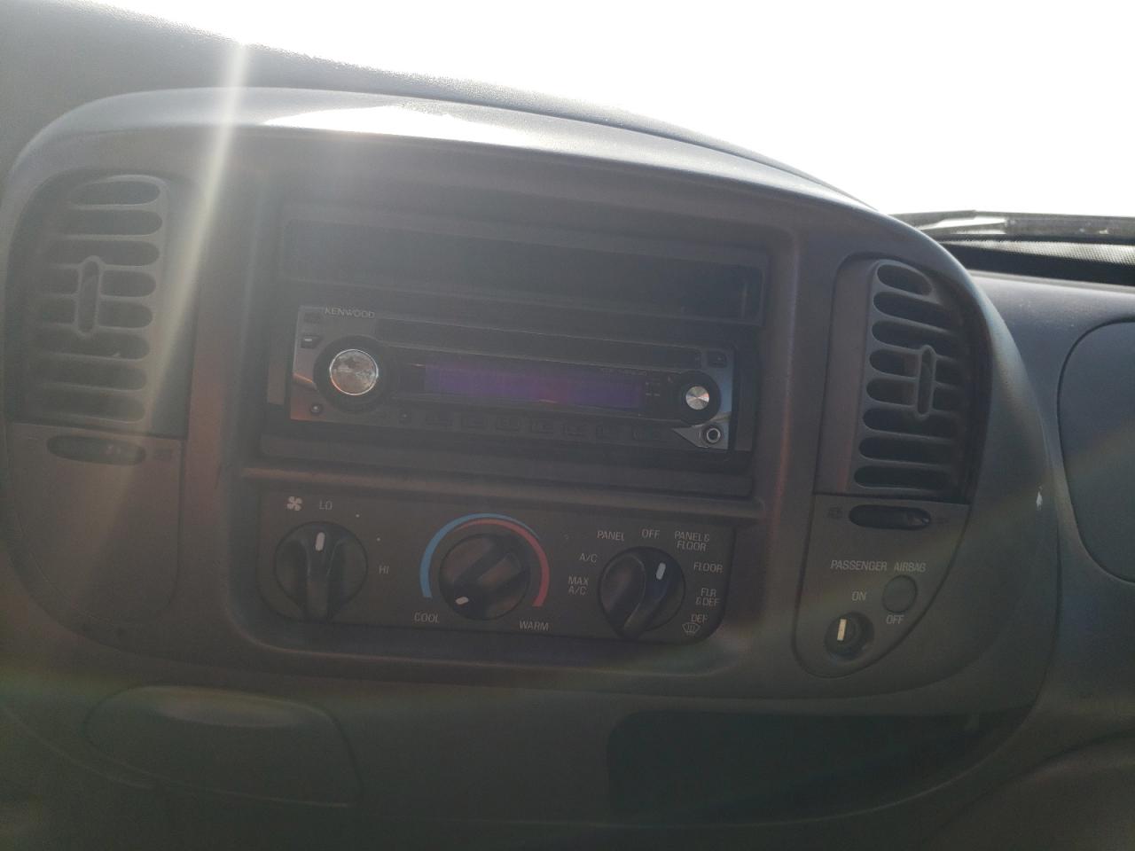 Photo 9 from auction – 2004 FORD F-150 HERI with VIN 2FTRX17W34CA50781