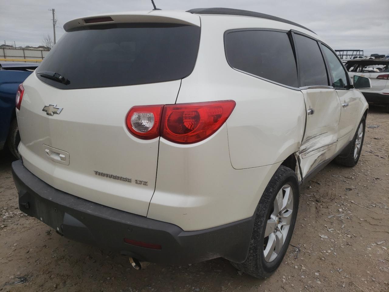 Photo 4 from auction – 2012 CHEVROLET TRAVERSE L with VIN 1GNKRLED1CJ314578