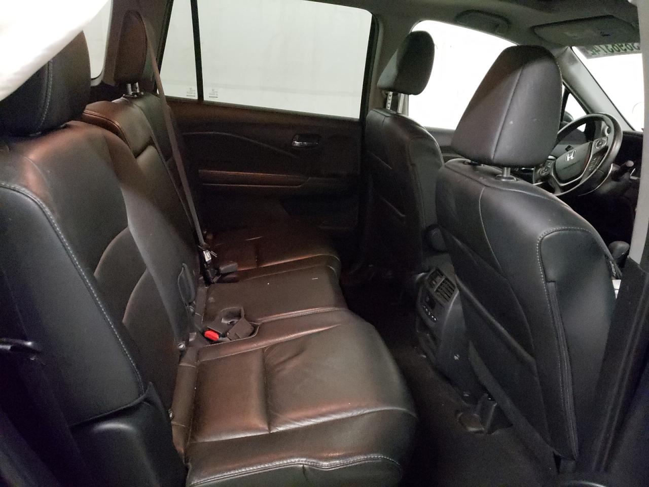 Photo 6 from auction – 2016 HONDA PILOT EXL with VIN 5FNYF6H50GB011614