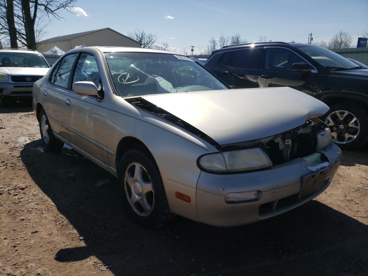 NISSAN ALTIMA XE 1995 with VIN 1N4BU31D2SC156385 - Photo from auction