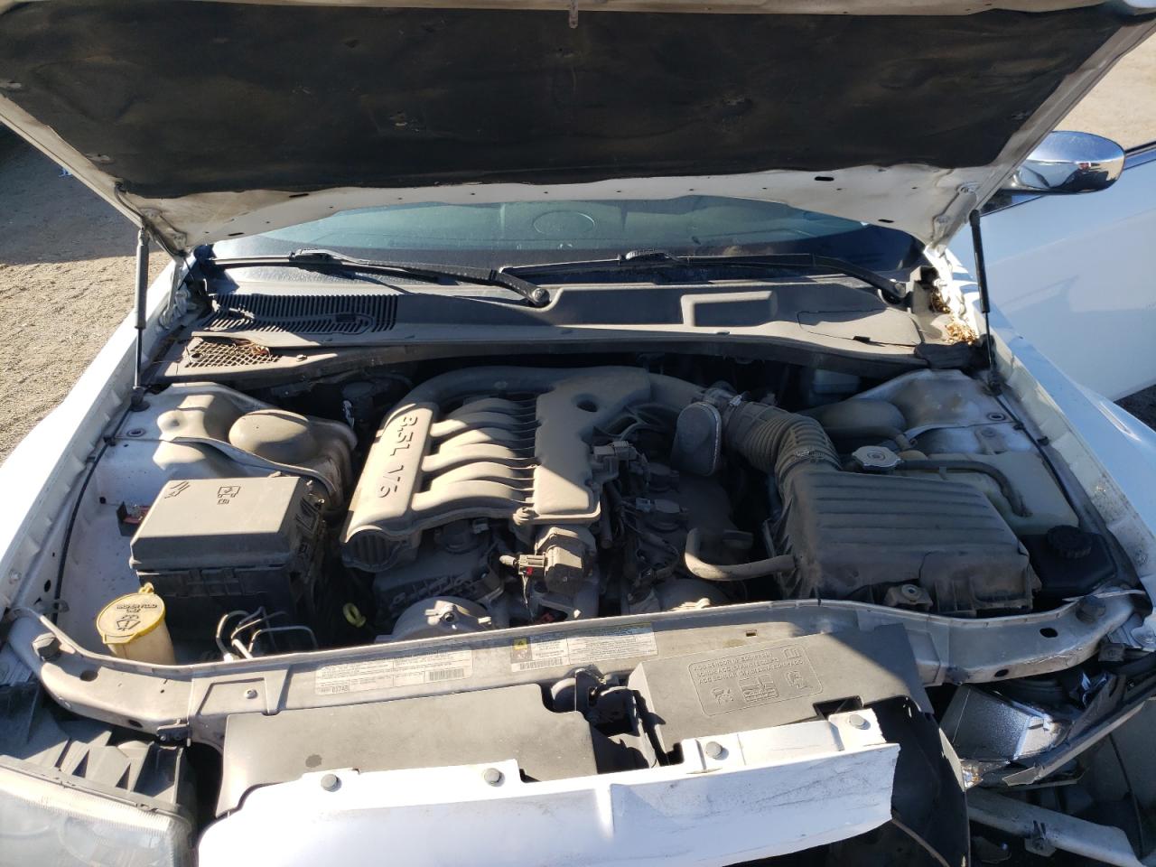 Photo 7 from auction – 2010 CHRYSLER 300 TOURIN with VIN 2C3CA5CV3AH327279