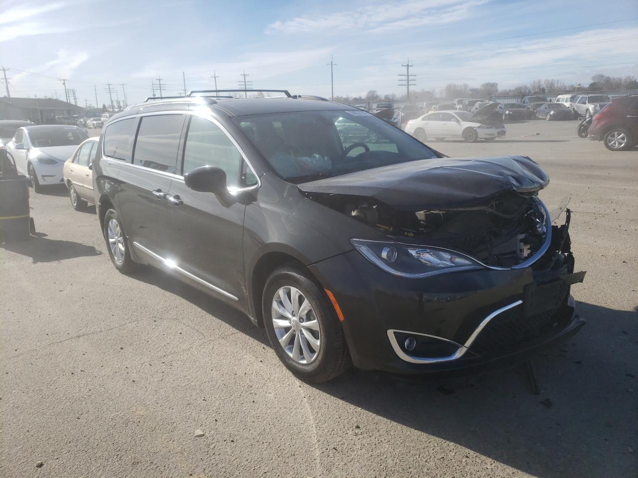 CHRYSLER PACIFICA T 2019 with VIN 2C4RC1BG2KR665487 - Photo from auction