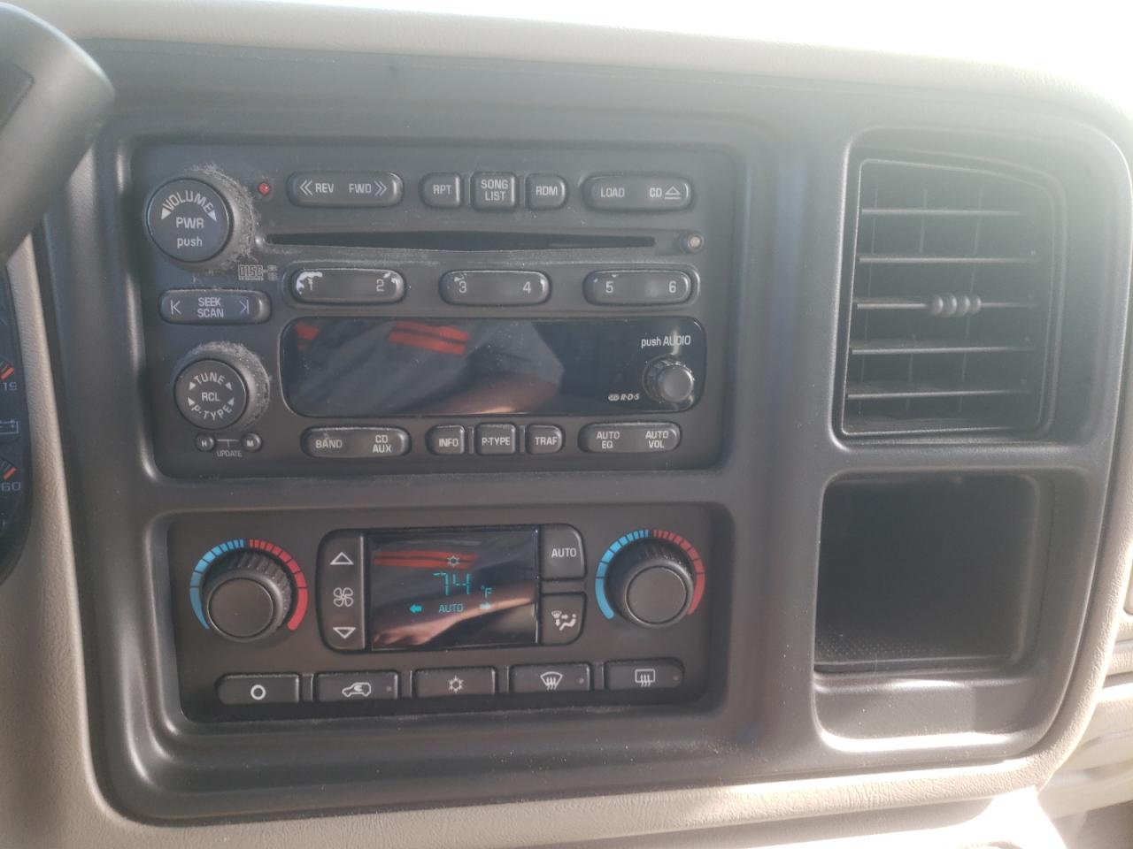 Photo 9 from auction – 2004 CHEVROLET SILVERADO with VIN 2GCEC13T741407624