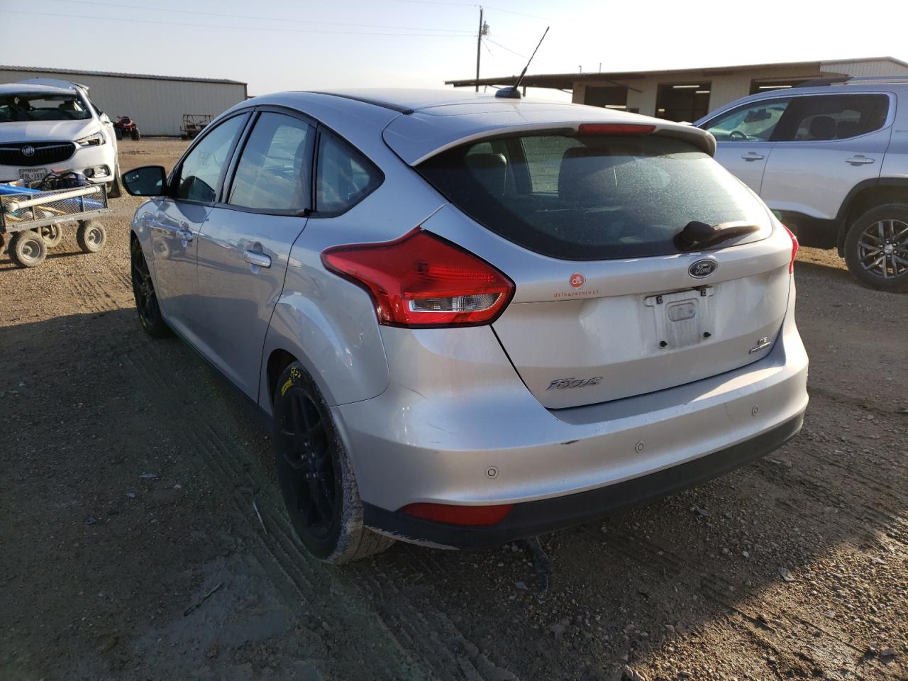 Photo 3 from auction – 2016 FORD FOCUS SE with VIN 1FADP3K2XGL339683