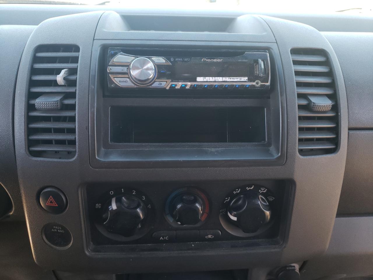 Photo 9 from auction – 2006 NISSAN FRONTIER K with VIN 1N6AD06U06C420428