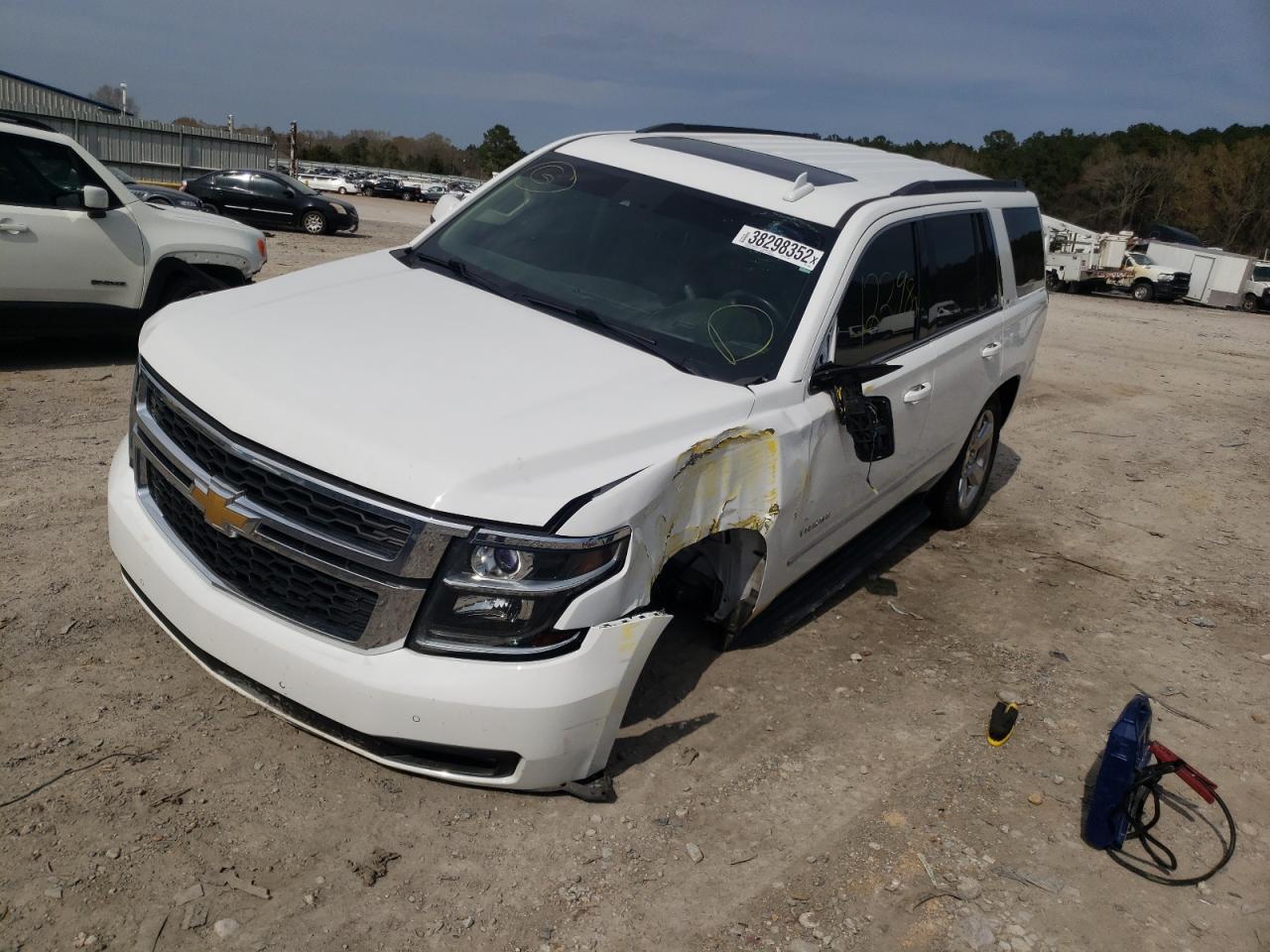 Photo 2 from auction – 2016 CHEVROLET TAHOE C150 with VIN 1GNSCBKC0GR426559