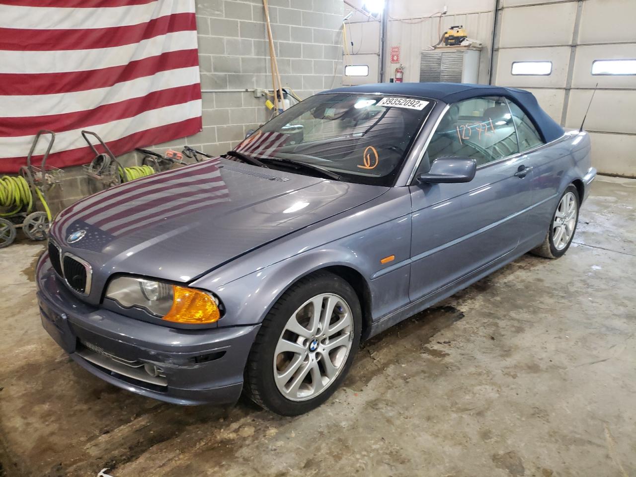 Photo 2 from auction – 2002 BMW 330 CI with VIN WBABS534X2EV88233