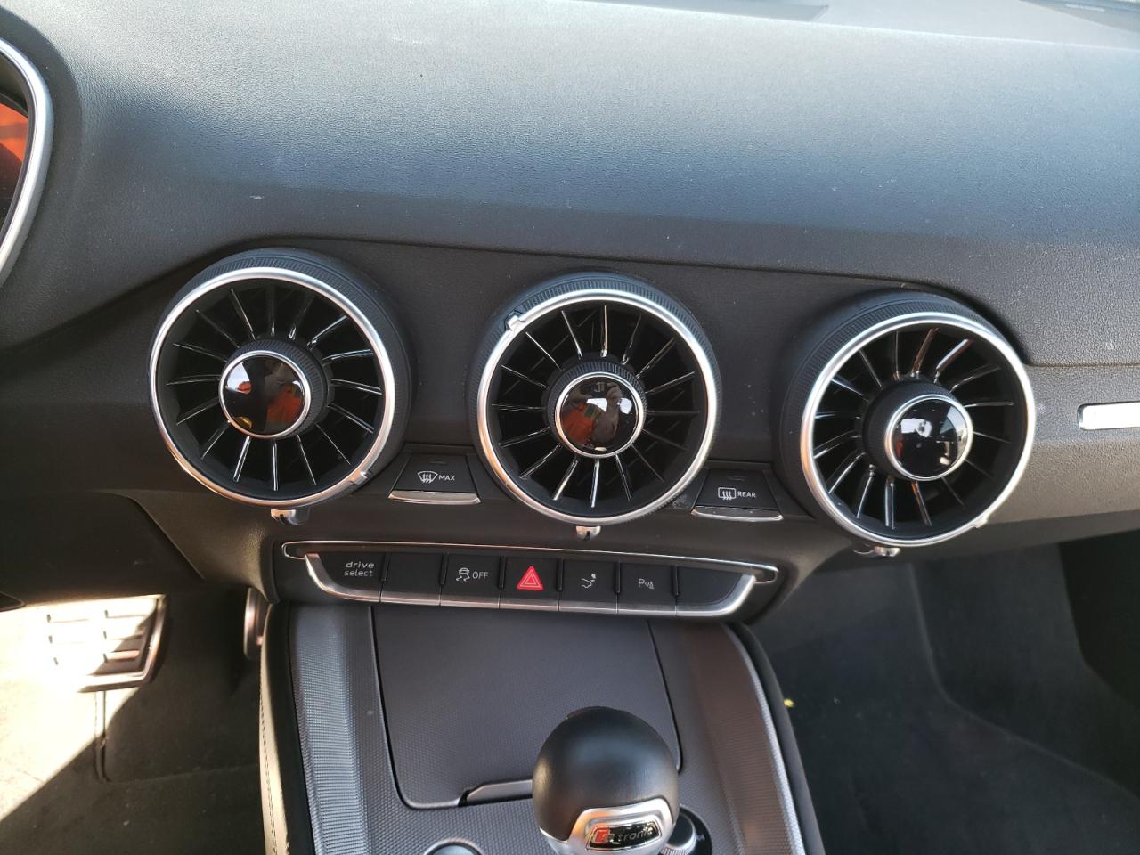 Photo 9 from auction – 2017 AUDI TT with VIN TRUC5AFV4H1004930