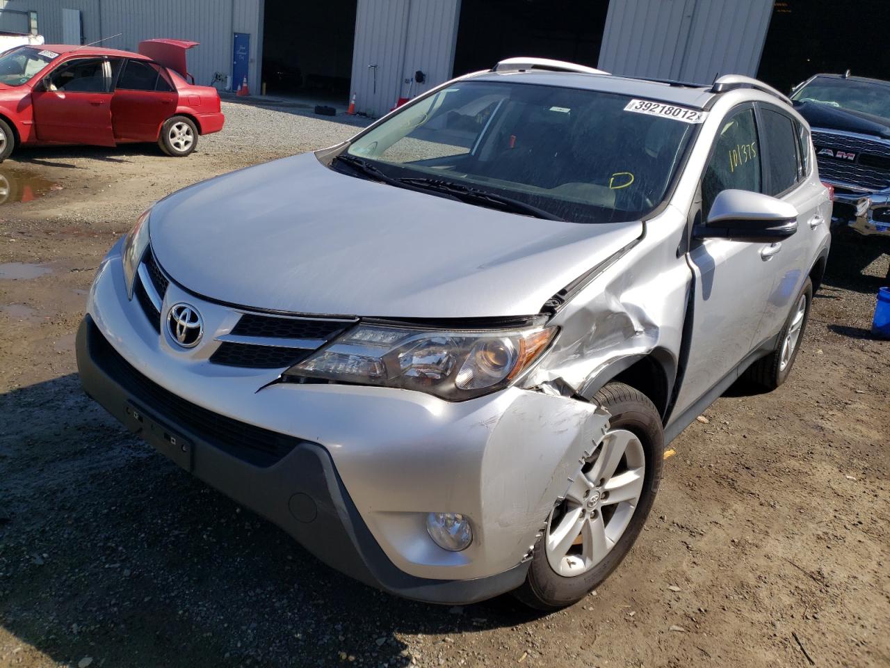 Photo 2 from auction – 2013 TOYOTA RAV4 XLE with VIN JTMRFREV3D5005040