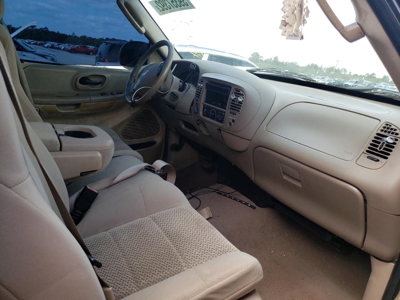 Photo 5 from auction – 2003 FORD F150 with VIN 1FTRX18L33NA98729