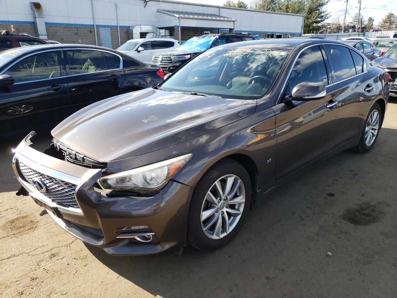 Photo 2 from auction – 2014 INFINITI Q50 BASE with VIN JN1BV7ARXEM693310