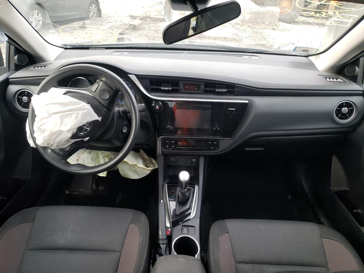 Photo 9 from auction – 2017 TOYOTA COROLLA L with VIN 2T1BURHEXHC930149