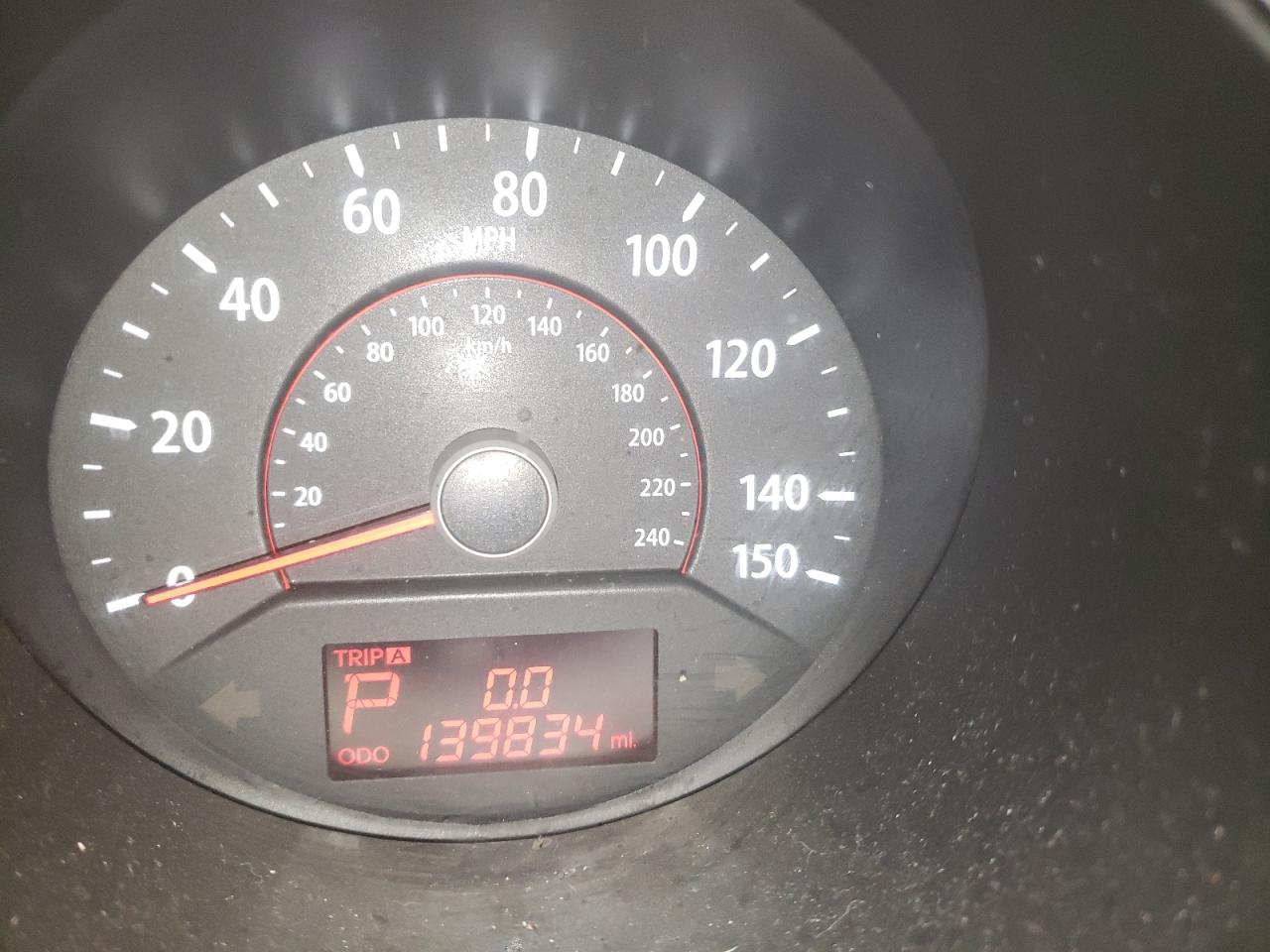 Photo 8 from auction – 2011 KIA SORENTO BA with VIN 5XYKTCA17BG014077