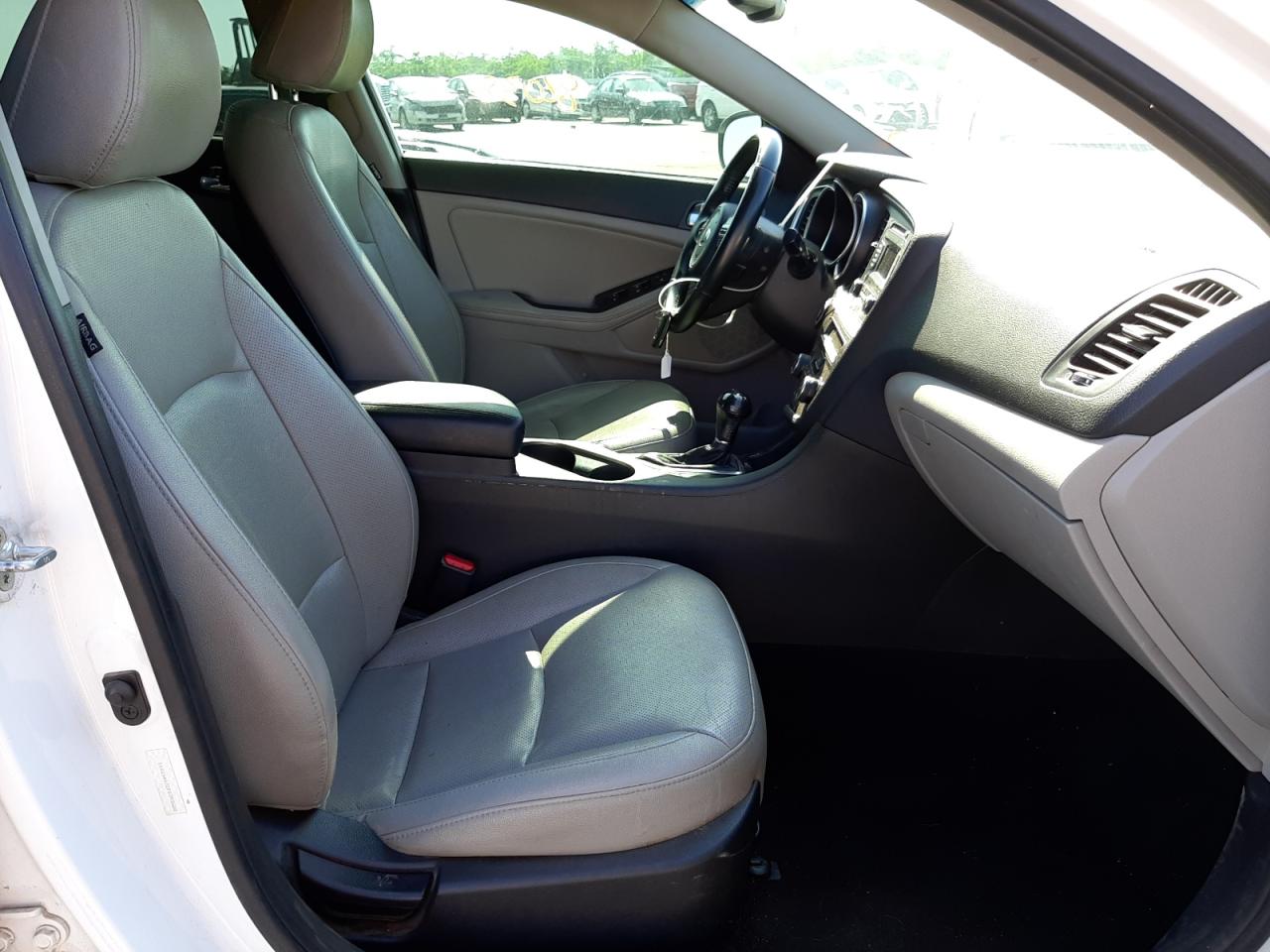 Photo 5 from auction – 2015 KIA OPTIMA EX with VIN 5XXGN4A72FG393588