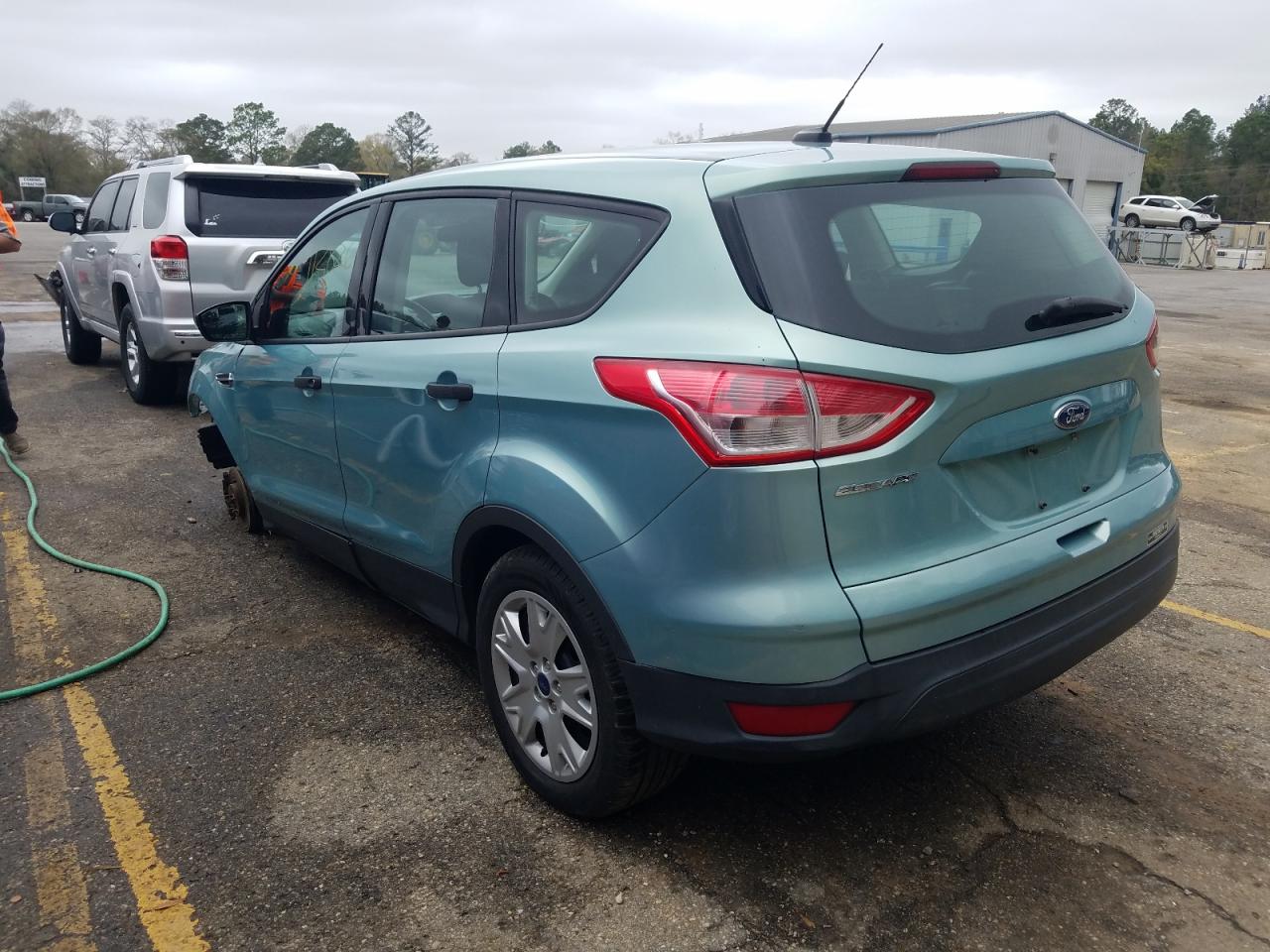 Photo 3 from auction – 2013 FORD ESCAPE S with VIN 1FMCU0F77DUC11518