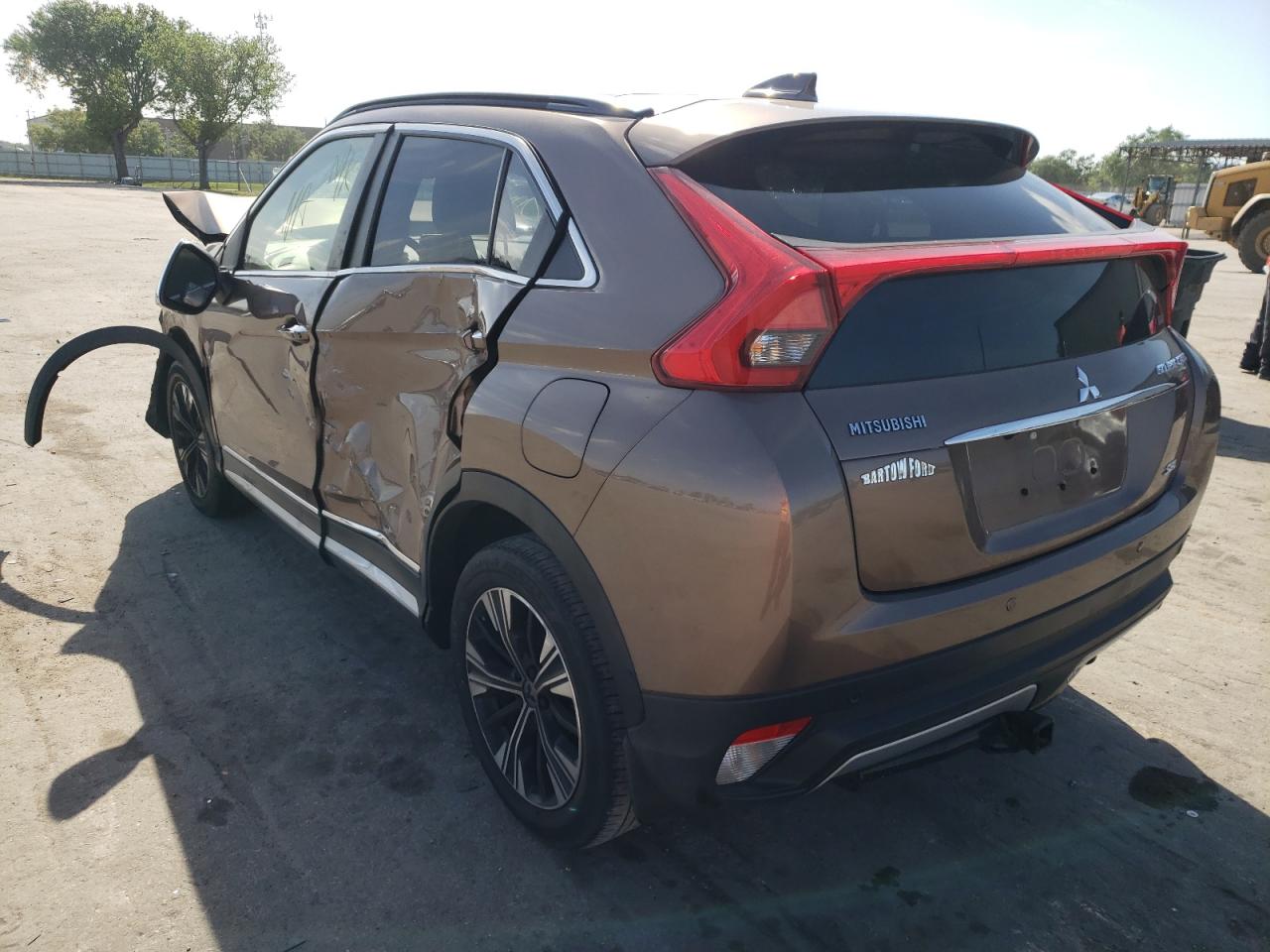 Photo 3 from auction – 2018 MITSUBISHI ECLIPSE CR with VIN JA4AT5AA6JZ044494