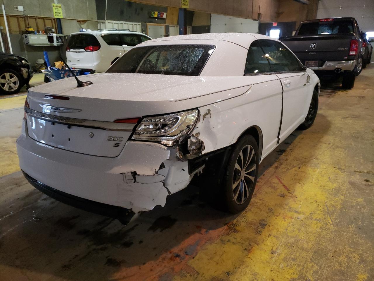 Photo 4 from auction – 2013 CHRYSLER 200 S with VIN 1C3BCBGG2DN575129