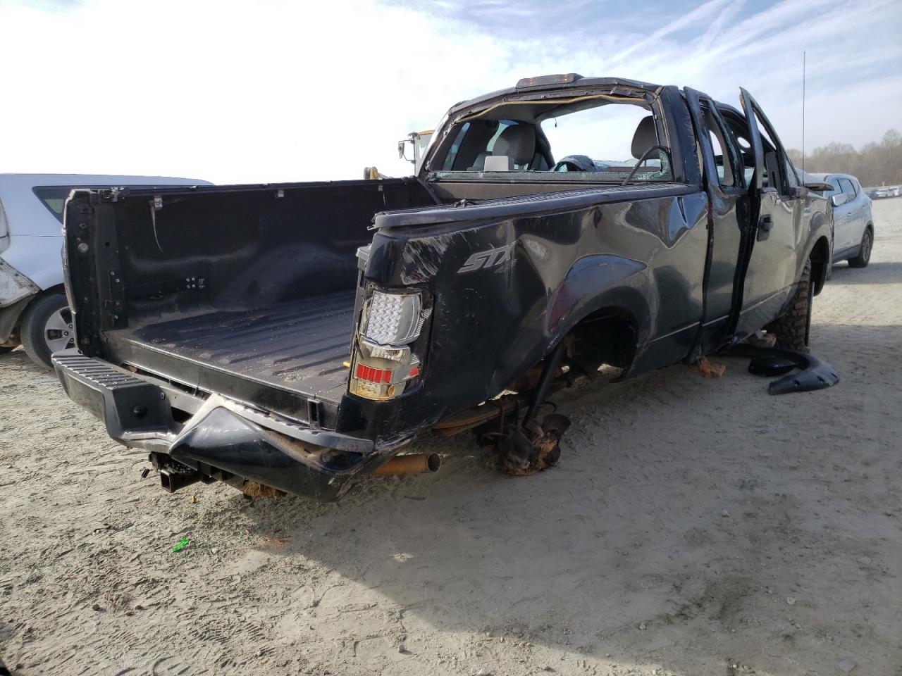 Photo 4 from auction – 2006 FORD F150 with VIN 1FTRF14WX6NA03719