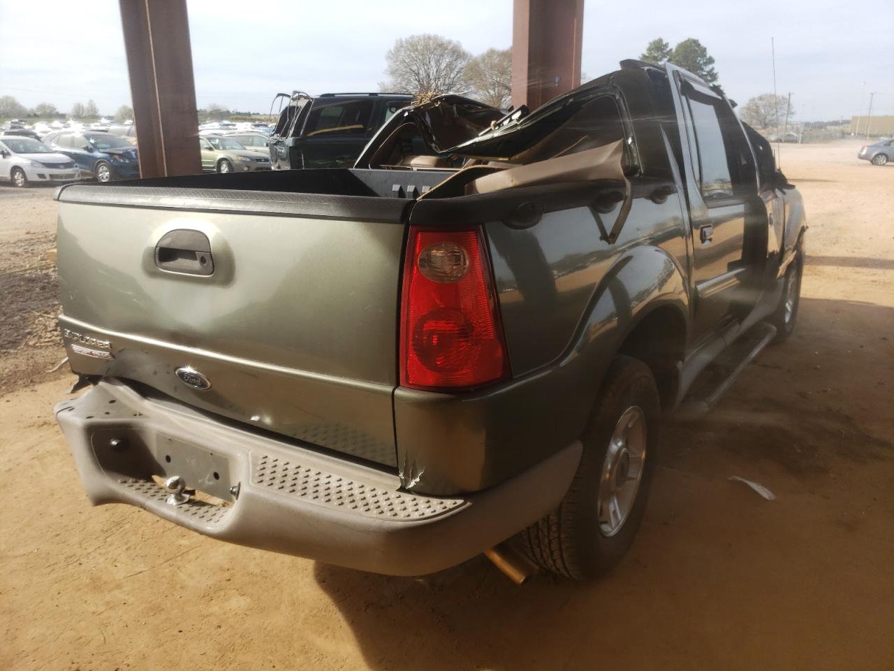 Photo 4 from auction – 2001 FORD EXPLORER S with VIN 1FMZU67E41UC72511