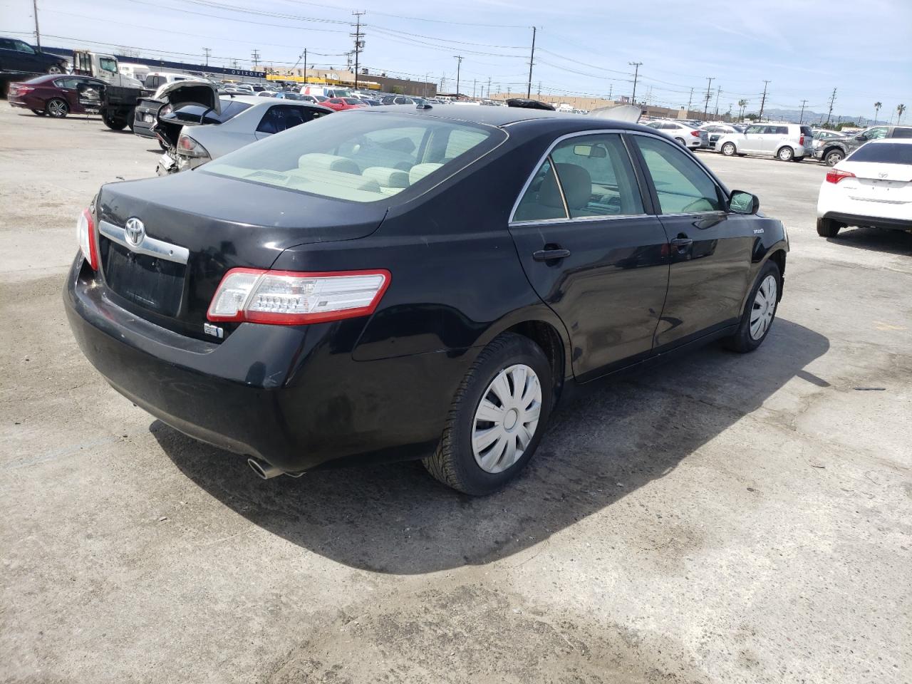 Photo 4 from auction – 2011 TOYOTA CAMRY HYBR with VIN 4T1BB3EK2BU143392