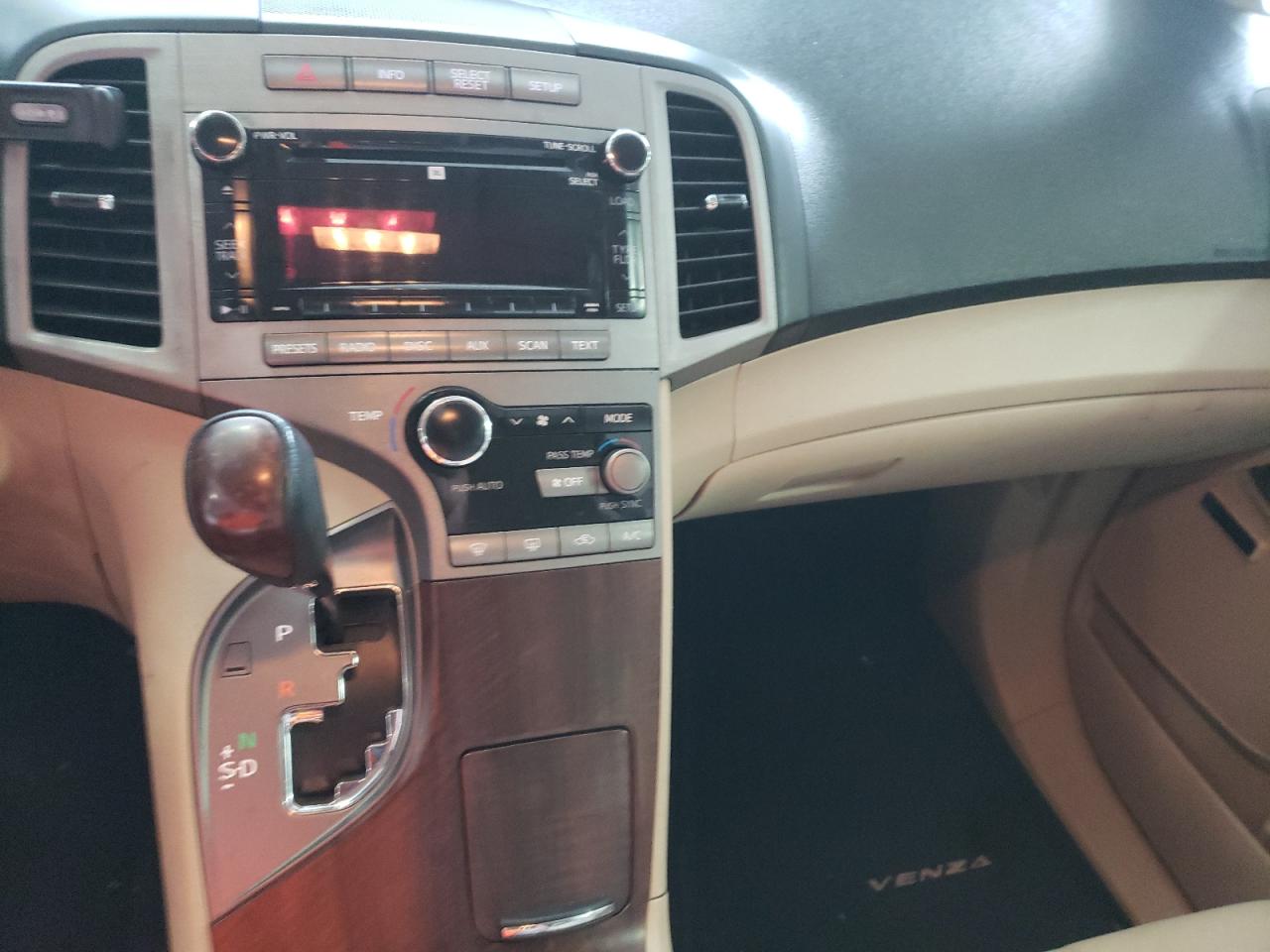 Photo 9 from auction – 2010 TOYOTA VENZA with VIN 4T3ZA3BB4AU025355