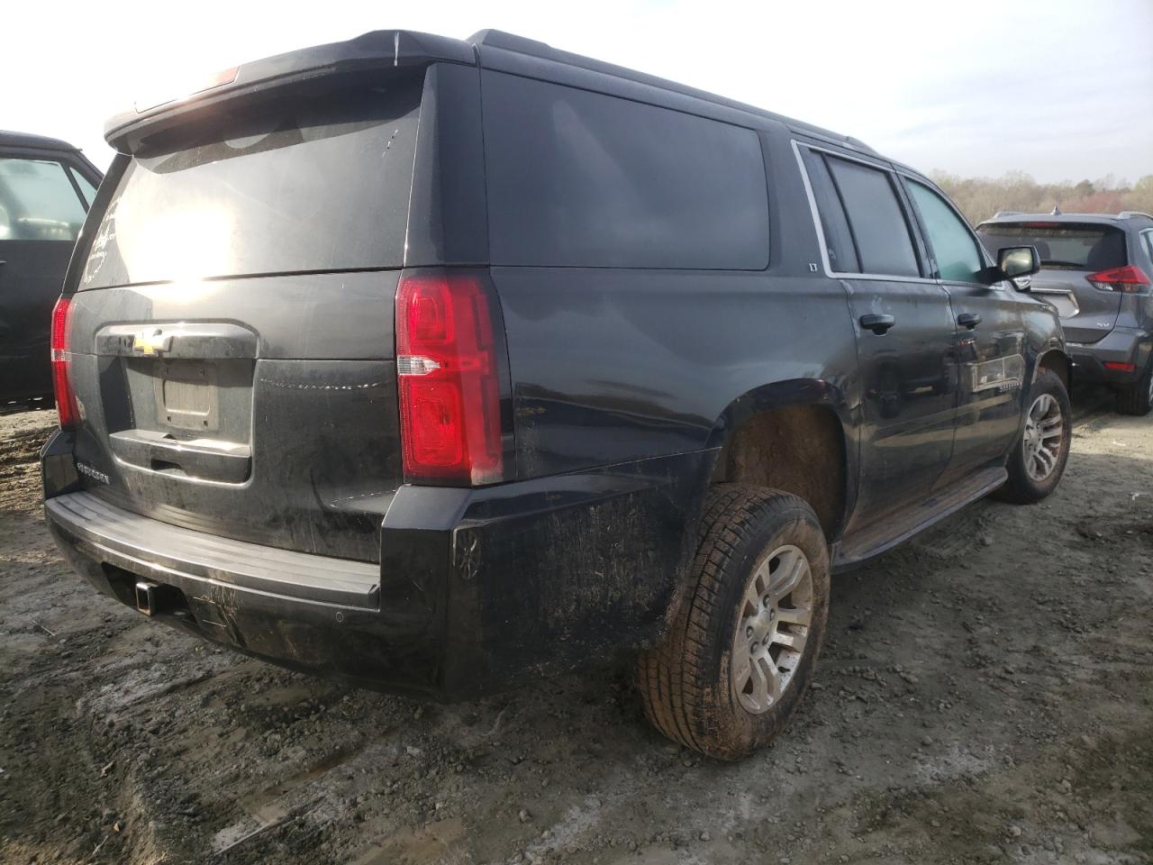 Photo 4 from auction – 2017 CHEVROLET SUBURBAN C with VIN 1GNSCHKC9HR114888