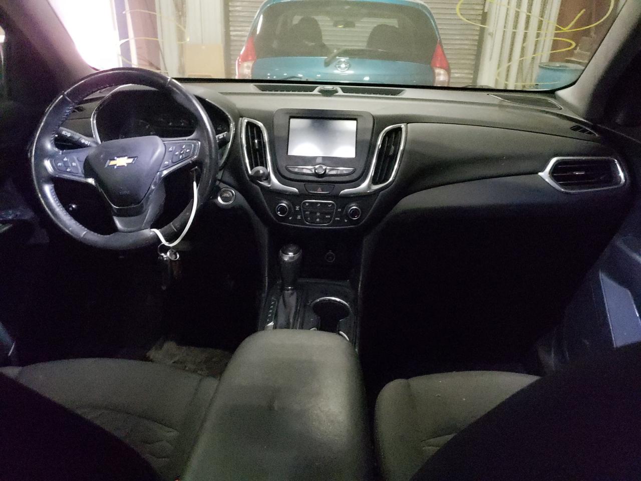 Photo 9 from auction – 2018 CHEVROLET EQUINOX LT with VIN 2GNAXJEV7J6350817