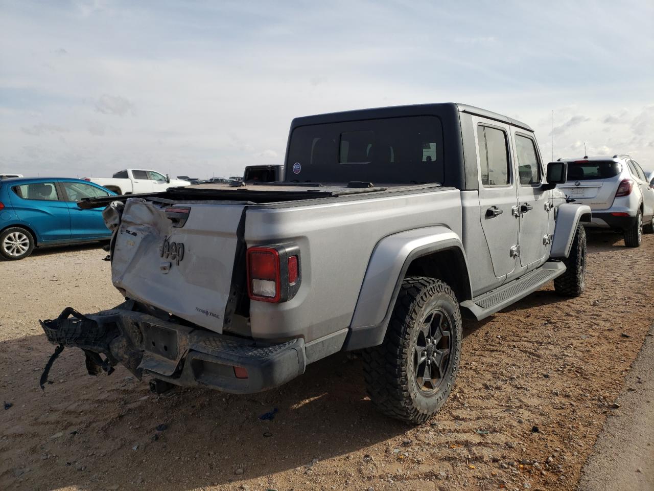 Photo 4 from auction – 2021 JEEP GLADIATOR with VIN 1C6HJTAG6ML585711