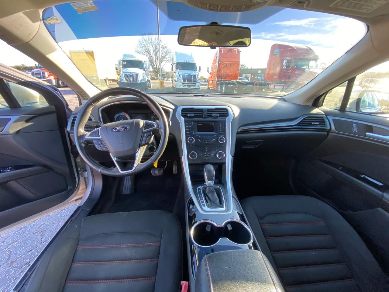 Photo 9 from auction – 2014 FORD FUSION SE with VIN 3FA6P0H93ER335193