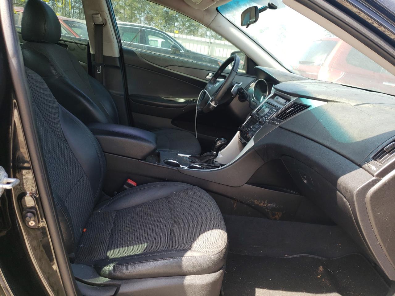 Photo 5 from auction – 2011 HYUNDAI SONATA SE with VIN 5NPEC4AC0BH241494